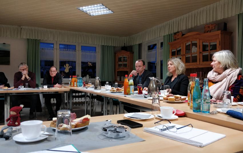 Gespräch am Feldrand mit Ministerin Susanna Karawanskij