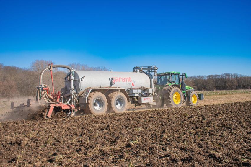 Medieninformation: Landwirtschaftliche Frühjahrsarbeiten im Plan