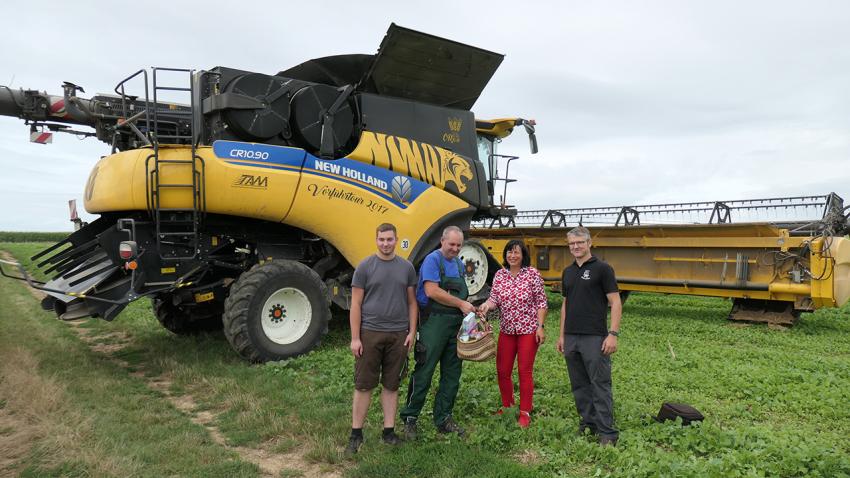 In der Ernte mit EU-Abgeordneter