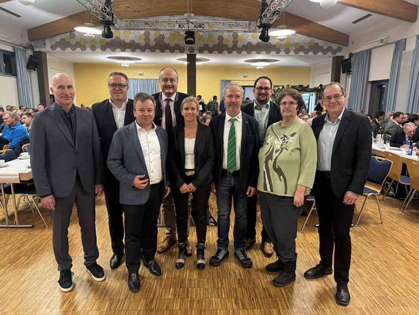 Zwischen Demonstrationen und politischer Umstrukturierung